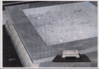 Дизайнерска маса с кристали  